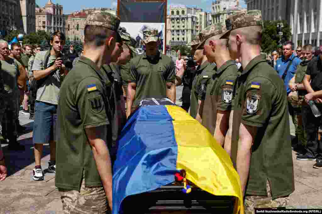 «Учора я був британцем, сьогодні я українець», – говорив Пітер Фуше в одному з інтервʼю.  Після війни він планував залишитись в Україні, однією з його мрій було отримати українське громадянство