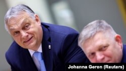 Голови урядів Угорщини та Словаччини Віктор Орбан (л) і Роберт Фіцо