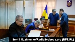 Раніше Ігор Коломойський в залі суду відмовився давати коментарі до оголошення рішення суду