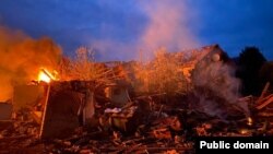 Раніше місцева влада повідомляла, що зруйнований один будинок і пошкоджені 12