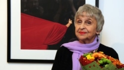 Table Talk с Александром Генисом - культурные итоги ушедшего года.
Во 2 части - разговор об оцифровке русской эмигрантской периодики. Table Talk с Александром Генисом - культурные итоги ушедшего года.
Во 2 части - разговор об оцифровке русской эмигрантской периодики.