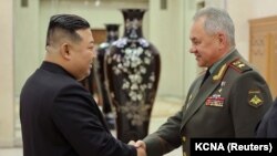 За даними ГУР, секретар Ради безпеки Росії Сергій Шойгу під час свого нещодавнього візиту до Північної Кореї погодився працювати над залученням більшої кількості північнокорейських мігрантів до роботи в Росії (фото архівне)