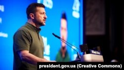 Президент України Володимир Зеленський пі час виступу в Сінгапурі на Азійському саміті з питань безпеки «Діалог Шангрі-Ла», 2 червня 2024 