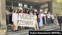 Tokom sednice Saveta FPN deo studentkinja i studenata organizovao je protest protiv izbora Slaviše Orlovića za dekana, 7. jun 2024.