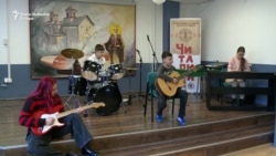 Rock and Roll za decu u gradu na jugu Srbije
 Rock and Roll za decu u gradu na jugu Srbije