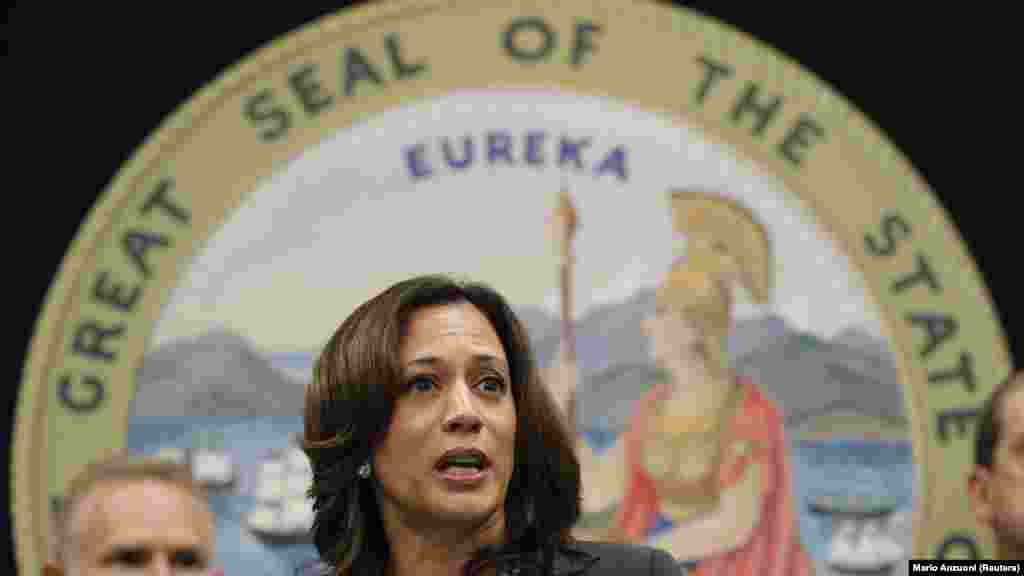 Будучи прокурором штата Калифорния (2011–2017), Харрис активно занималась реформой пенитенциарной системы. Среди других проблем, которым она уделяла внимание, была защита окружающей среды и права женщин.    