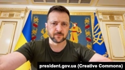 Володимир Зеленський записує відеозвернення, травень 2024 року