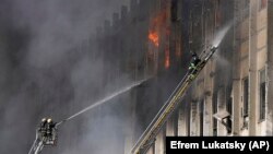 Водночас мер каже, що сьогодні у Харкові зруйнована практично вся критична енергетична інфраструктура.