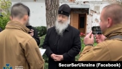 Настоятеля Свято-Успенської Святогірської лаври Арсенія взяди під варту за підозрою у розголошенні місць розташування блокпостів Сил оборони у Краматорському районі