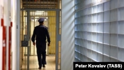 С апреля 2023 года Денис удерживается в СИЗО №2 города Кинешма Ивановской области РФ, почти два года — в одиночной камере