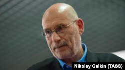 Борис Акунін