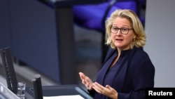 «Я приїхала в Україну, щоб передати наш пакет зимової допомоги» – заявила Свенья Шульце