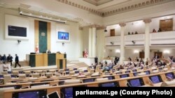 За словами Папуашвілі, законопроєкти буде затверджено у другому та третьому читанні – під час осінньої сесії