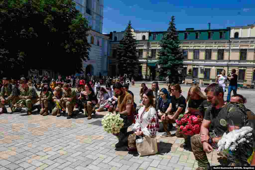 Ірина Цибух служила в «Госпітальєерах» після початку російської агресії 2014 року. У 2017-му почала працювати на Суспільному мовленні. Після повномасштабного вторгнення Росії 2022 року повернулася на фронт