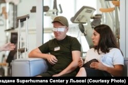 Поранений український воїн, який був проконсультований французькими лікарями