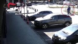 Владимир Йованчич, Срдан Лолич и Небойша Илич в торговом центре в Лаккьярелле Владимир Йованчич, Срдан Лолич и Небойша Илич в торговом центре в Лаккьярелле