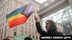 Кардинал і папа дали недостатньо однозначну відповідь на запитання, чи гомосексуальна пара може хрестити свою дитину