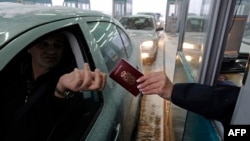 Srpski državljanin na granici Srbije i Mađarske. Ilustrativna fotografija.