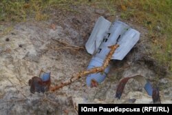 Боєприпас просто посеред лісу. Таких тут – сотні