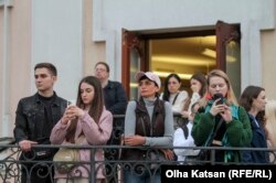 Відвідувачі виставки Bakhmut Before