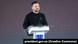 Будь-які санкційні паузи збільшують час російської агресії, переконаний президент Володимир Зеленський