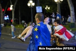 Грузинська поліція доволі жорстко діє проти антиурядолвих протестувальників