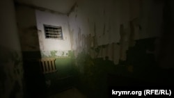 Одна из подвальных камер в Херсонском управлении полиции, где, по данным правоохранителей, пытали херсонцев