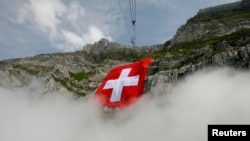 Гірський краєвид Швейцарії, фото ілюстративне