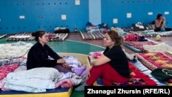 Паводки в Актобе: эвакуированных жителей дач разместили в школе