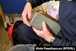 Взяв з собою набір для гоління