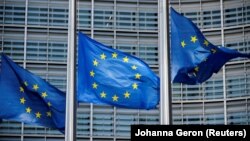 У санкційних списках майже 200 осіб і компаній, також передбачені обмеження, націленні на блокування купівлі компонентів безпілотників