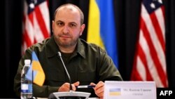 Міністр оборони Рустем Умєров також синхронізував із Дедондер позиції перед зустріччю у форматі «Рамштайн»