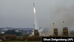 Ізраїльська протиракетна система «Залізний купол» перехоплює ракету, запущену із Сектора Гази в бік Ізраїлю, 11 травня 2023 року