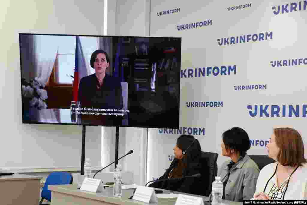 Спікерка Палати представників парламенту Чехії Маркета Пекарова Адамова звертається по відозв'язку до учасників обговорення у Києві шляхів порятунку кримських журналістів, яких незаконно ув'язнила Росія. Київ, Україна. 5 жовтня 2023 року