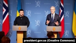 Президент України Володимир Зеленський і прем’єр-міністр Норвегії Йонас Гар Стьоре (праворуч). Осло, Норвегія, 13 грудня 2023 року. Фото ілюстративне