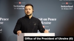 «Росія блокувала будь-які ініціативи ще перед повномасштабним вторгненням. Тому було обрано правильний процес – Саміт миру, а потім розробка детального плану, який буде передано Росії», зазначив президент Володимир Зеленський