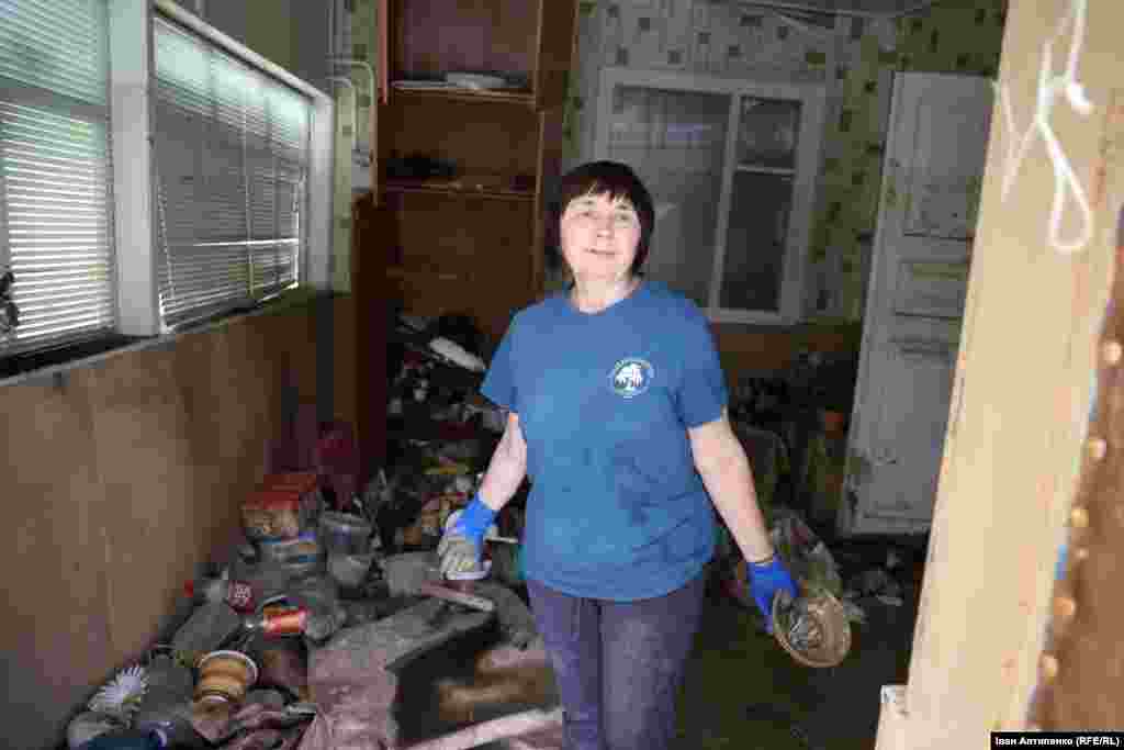 Тетяна дуже шкодує, що не встигла врятувати своє майно. «Тут усе наше життя було. Немає якогось стержня, немає за що вхопитися. Немає оптимізму ніякого», – каже жінка