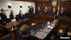 За рішенням суду, Міністерство юстиції призначить комісію, яка виключить партію з державного реєстру