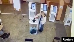 Зокрема, фіксували спроби залити скриньки з виборчими бюлетенями барвниками