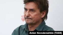 Юрий Бутусов