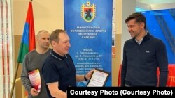 Тимур Зорняков (справа)