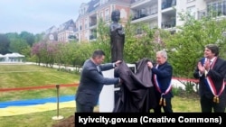 Під час відкриття пам’ятника Анні Київській – дочці князя періоду України-Русі Ярослава Мудрого і королеві Франції – у французькому місті Ле Блан-Мені, 27 квітня 2023 року