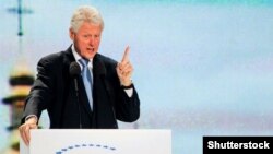Колишній президент США Білл Клінтон під час візиту до України. Київ, 3 жовтня 2010 року