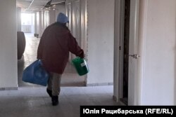 Рятують вцілілі речі