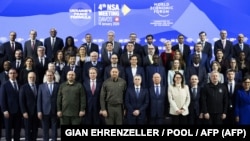 Учасники четвертої зустрічі радників із питань національної безпеки та радників із зовнішньої політики лідерів держав щодо реалізації української Формули миру. Давос, 14 січня 2024 року. Посередині на світлині Андрій Єрмак