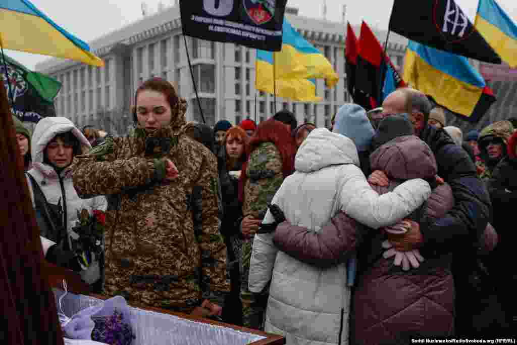 Всі кошти від продажу теперішнього і майбутніх накладів, а також електронних примірників збірки перераховуватимуть родині Кривцова та громадській організації «Реформація» на просвітницькі книжкові проєкти для військових  