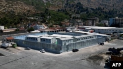 Італійський центр для мігрантів у порту Шенджин, Албанія, липень 2024 року