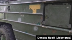 Зафарбовані дірки від уламків на корпусі ЗРК «Оса». На її екіпаж полюють цілодобово