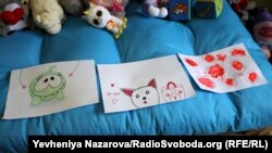 Малюнки дітей, які відвідали кімнату терапії м’якою іграшкою у Запоріжжі 