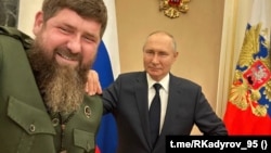 Очільник Чечні Рамзан Кадиров і очільник Росії Володимир Путін. Кремль, літо 2023 року. Фото з телеграмканалу Кадирова